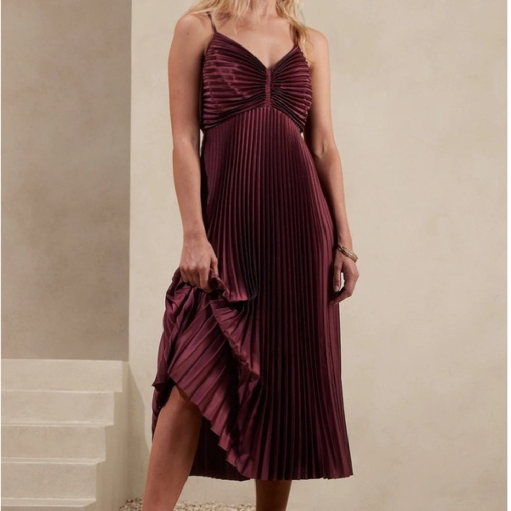 Banana Republic Burgundy Pleated Midi Dress